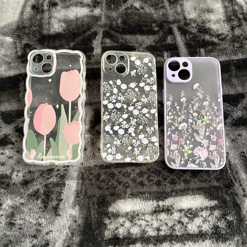 3 Lovely Floral Pattern iPhone 14 Cases
